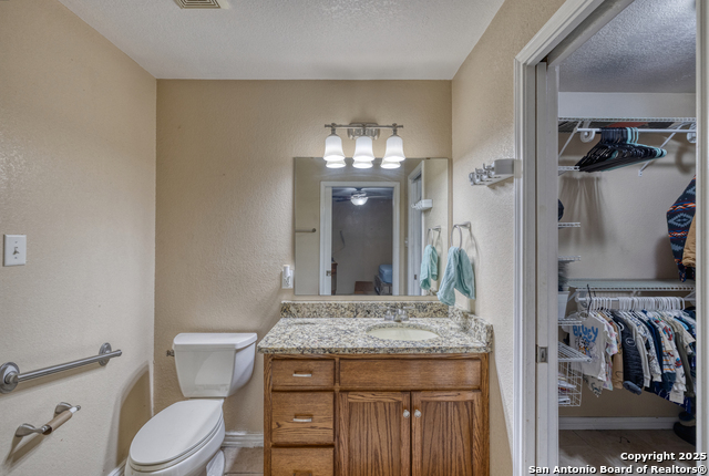 Listing photo id 12 for 114 Kim Dr  