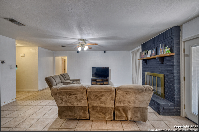 Listing photo id 14 for 114 Kim Dr  