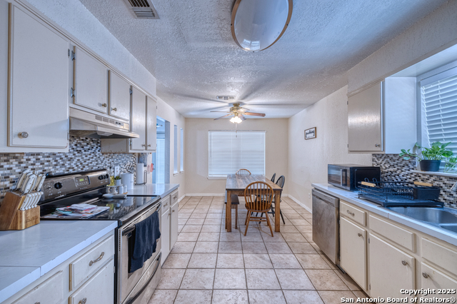 Listing photo id 16 for 114 Kim Dr  