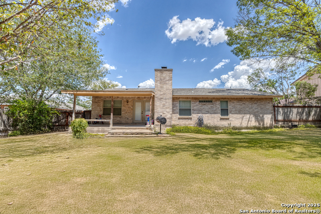 Listing photo id 20 for 114 Kim Dr  