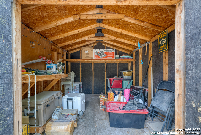 Listing photo id 24 for 114 Kim Dr  