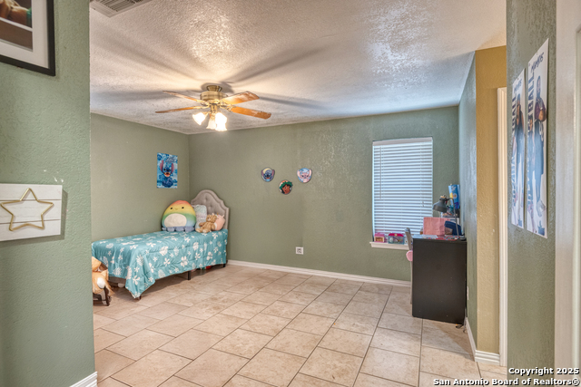 Listing photo id 5 for 114 Kim Dr  