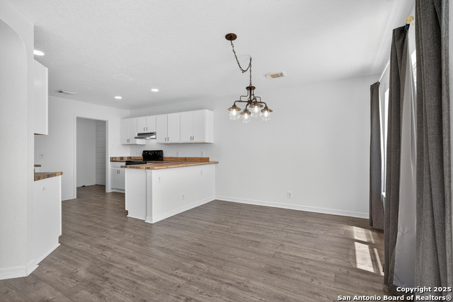 Listing photo id 12 for 215 Chisholm