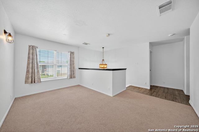 Listing photo id 21 for 215 Chisholm