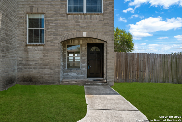 Listing photo id 2 for 215 Chisholm