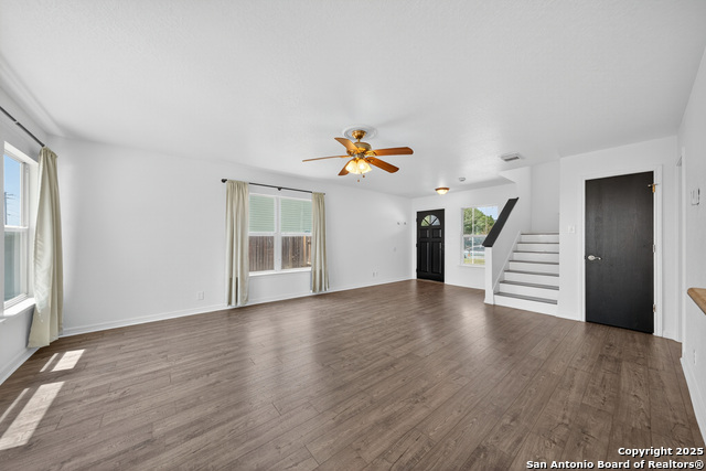 Listing photo id 6 for 215 Chisholm