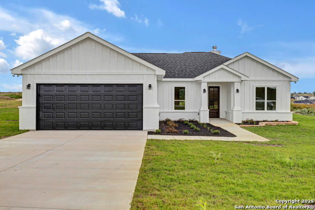 Details for 181 Pine Valley Dr, La Vernia, TX 78121