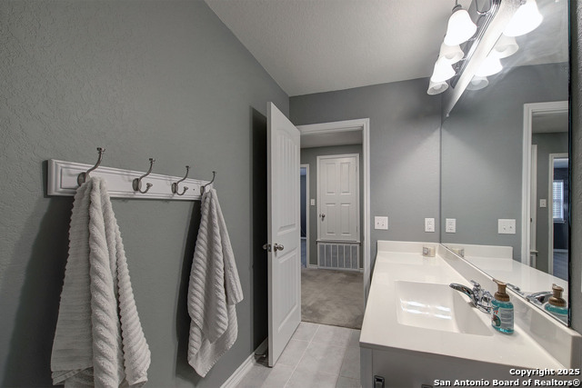 Image 29 of 33 For 8239 Phantom Field