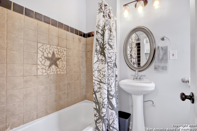 Image 14 of 16 For 220 Beauregard Blvd  2