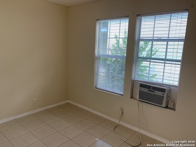 Image 11 of 13 For 535 Palfrey E