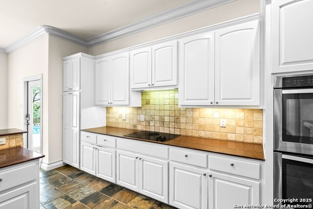 Image 12 of 45 For 910 Foxton Dr