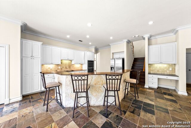 Image 13 of 45 For 910 Foxton Dr