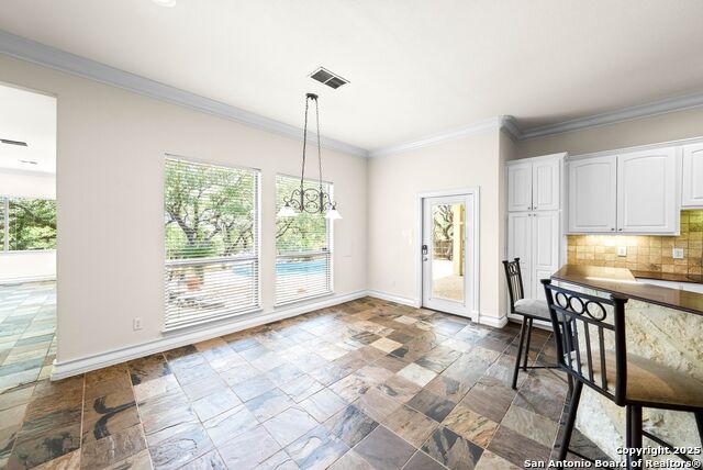 Image 14 of 45 For 910 Foxton Dr