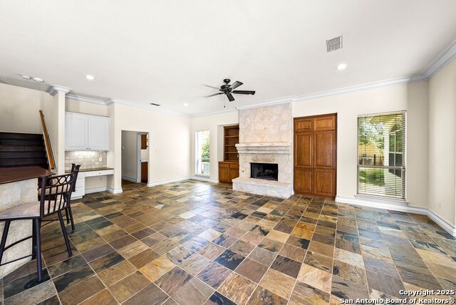 Image 16 of 45 For 910 Foxton Dr