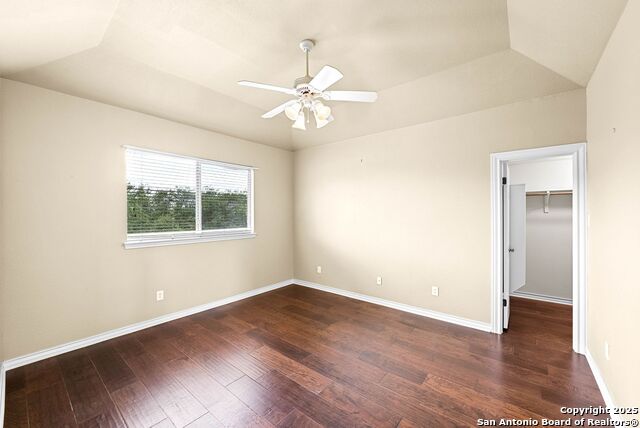 Image 28 of 45 For 910 Foxton Dr