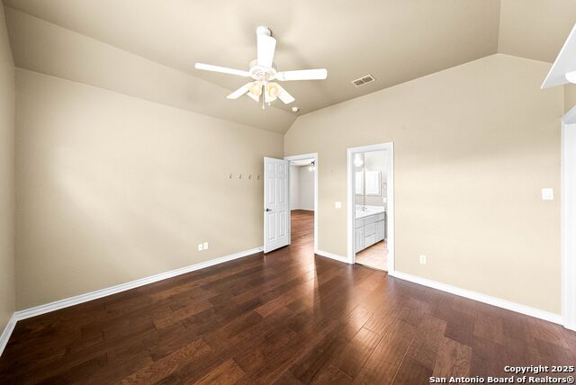 Image 32 of 45 For 910 Foxton Dr