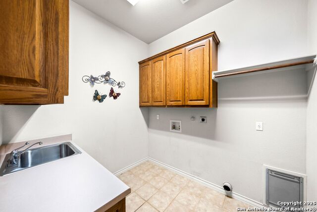 Image 35 of 45 For 910 Foxton Dr