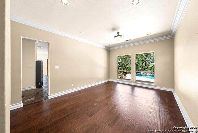 Image 6 of 45 For 910 Foxton Dr