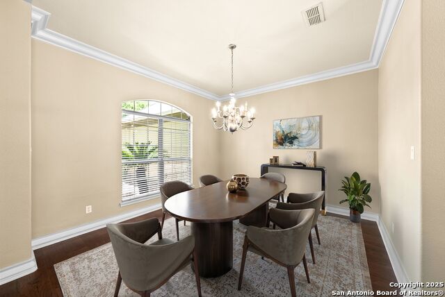 Image 7 of 45 For 910 Foxton Dr