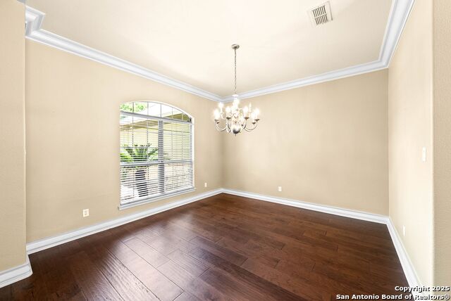 Image 8 of 45 For 910 Foxton Dr