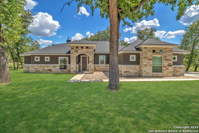 Image 4 of 43 For 221 Cibolo Ridge Dr