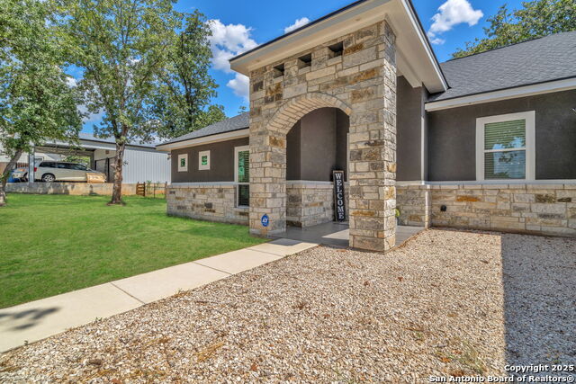 Image 5 of 43 For 221 Cibolo Ridge Dr