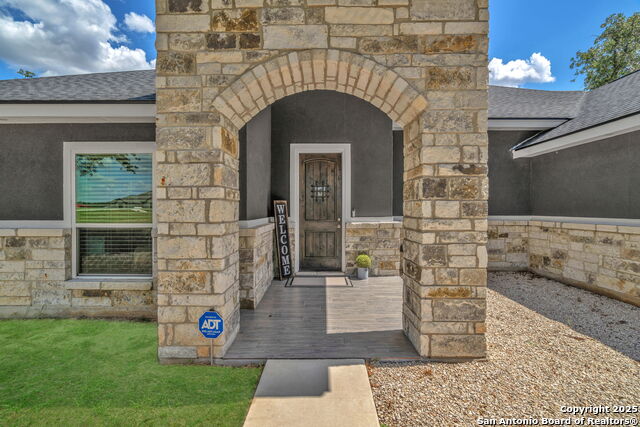 Image 6 of 43 For 221 Cibolo Ridge Dr
