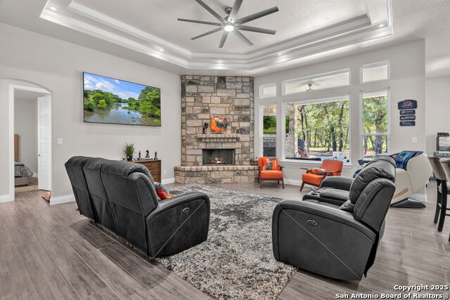 Image 7 of 43 For 221 Cibolo Ridge Dr