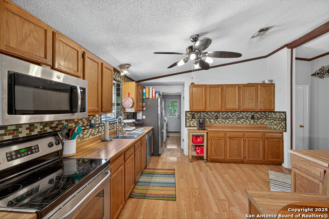 Image 10 of 27 For 455 Oak View