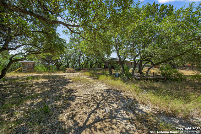 Image 24 of 27 For 455 Oak View