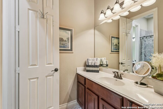 Image 53 of 81 For 27719 Woodway Bend