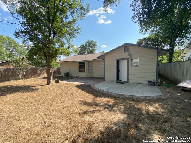 Image 22 of 24 For 6406 Cedarhill