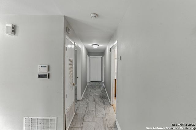 Image 36 of 42 For 202 Shalimar Dr