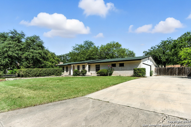 Image 6 of 42 For 202 Shalimar Dr