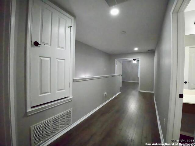 Listing photo id 12 for 342 Pleasanton Spg
