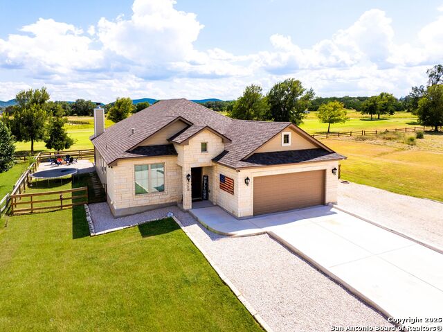 Details for 450 Spanish Grant, Bandera, TX 78003
