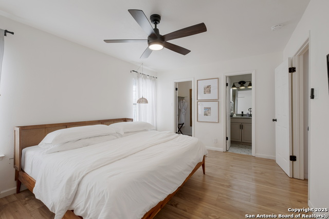 Listing photo id 15 for 2806 Floral Way
