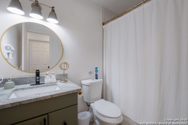 Listing photo id 19 for 2806 Floral Way