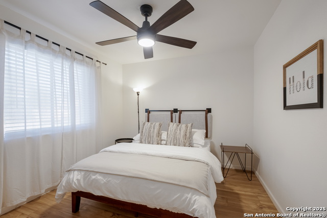 Listing photo id 20 for 2806 Floral Way