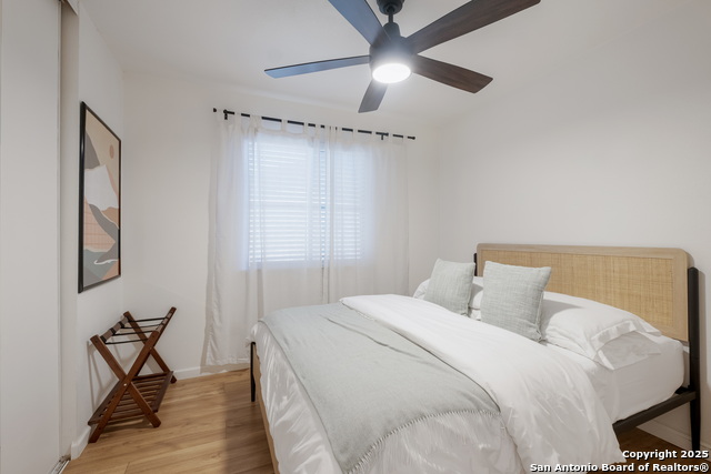 Listing photo id 21 for 2806 Floral Way