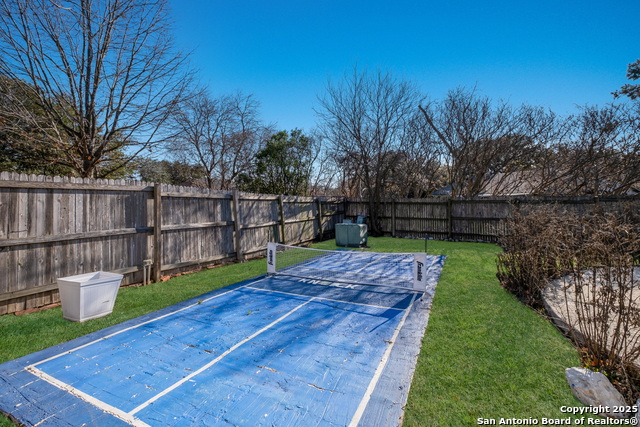 Listing photo id 26 for 2806 Floral Way