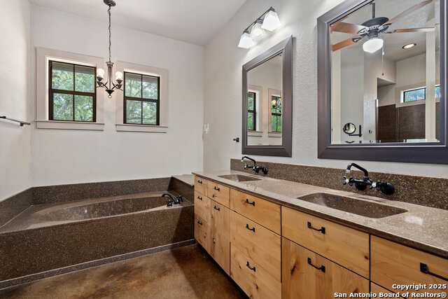 Image 16 of 33 For 720 Five Oaks