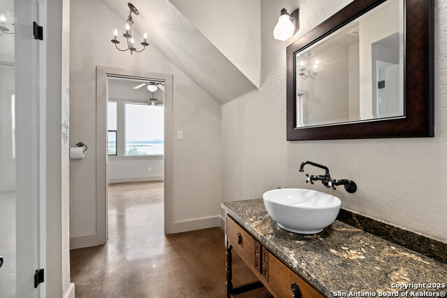 Image 20 of 33 For 720 Five Oaks
