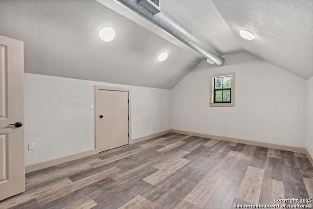 Image 29 of 33 For 720 Five Oaks
