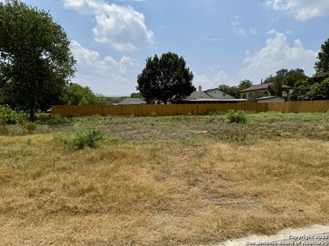 Listing photo id 0 for 8220 Alton Blvd.
