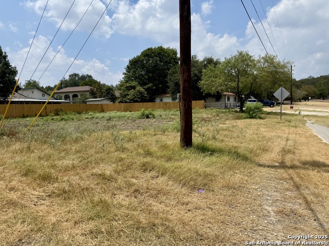 Listing photo id 2 for 8220 Alton Blvd.