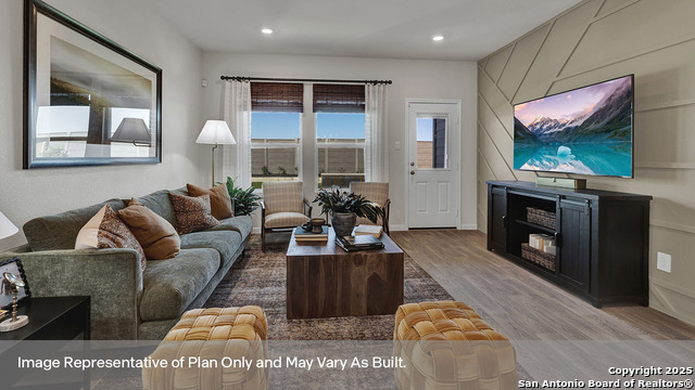 Image 16 of 39 For 233 New Albany Lane