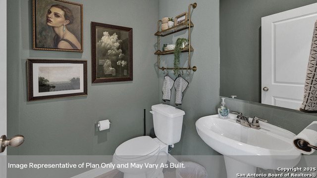 Image 5 of 39 For 233 New Albany Lane