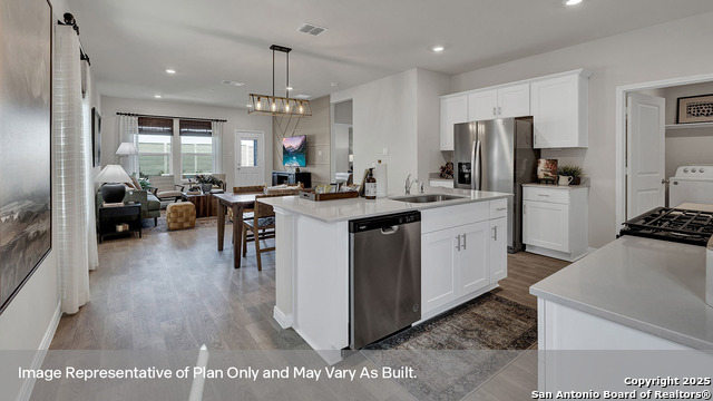 Image 7 of 39 For 233 New Albany Lane