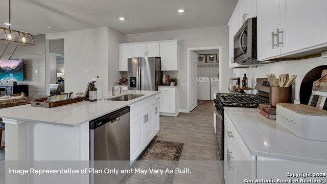 Image 8 of 39 For 233 New Albany Lane